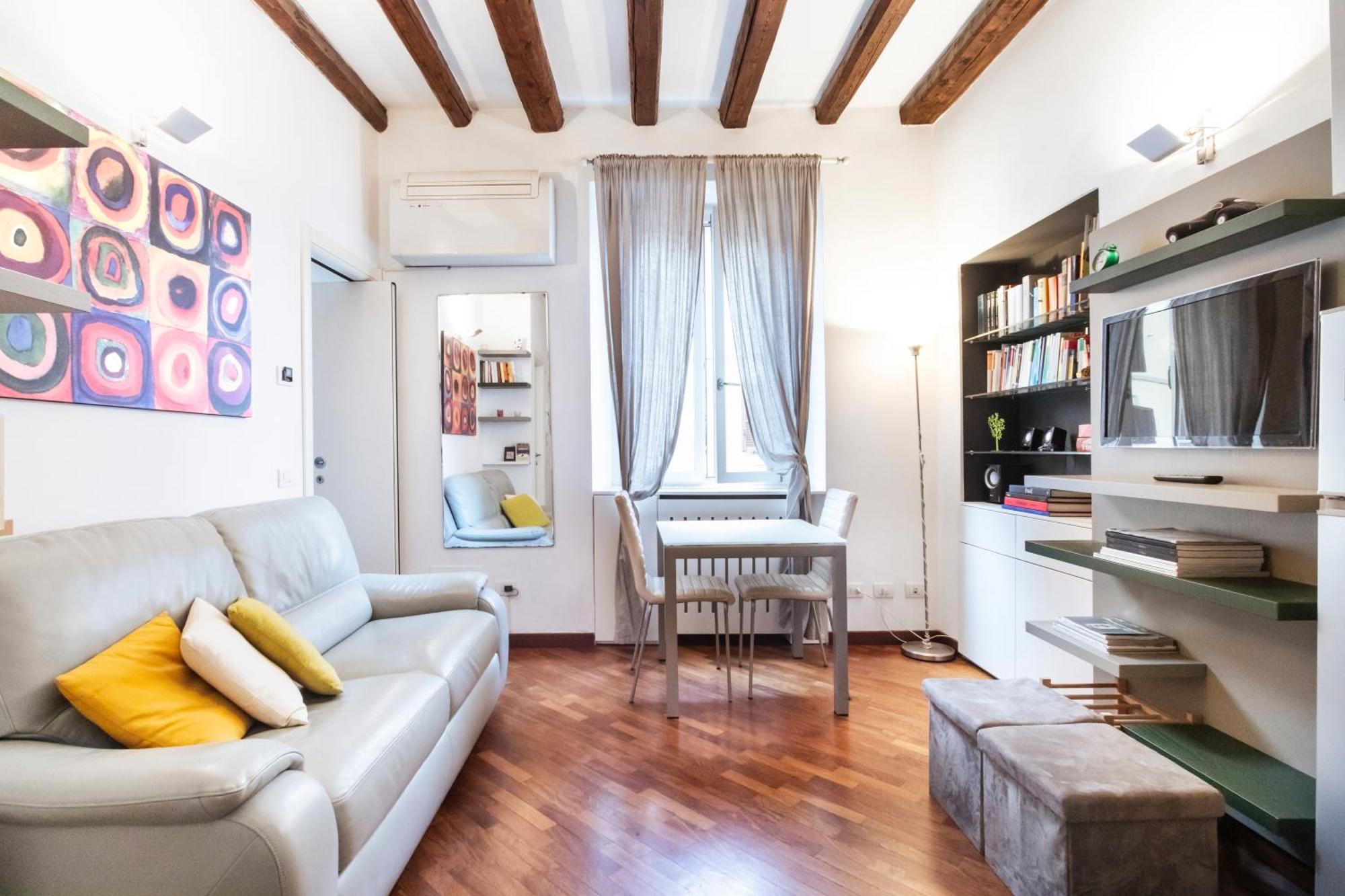 Cosy And Bright Flat In The Heart Of Porta Venezia