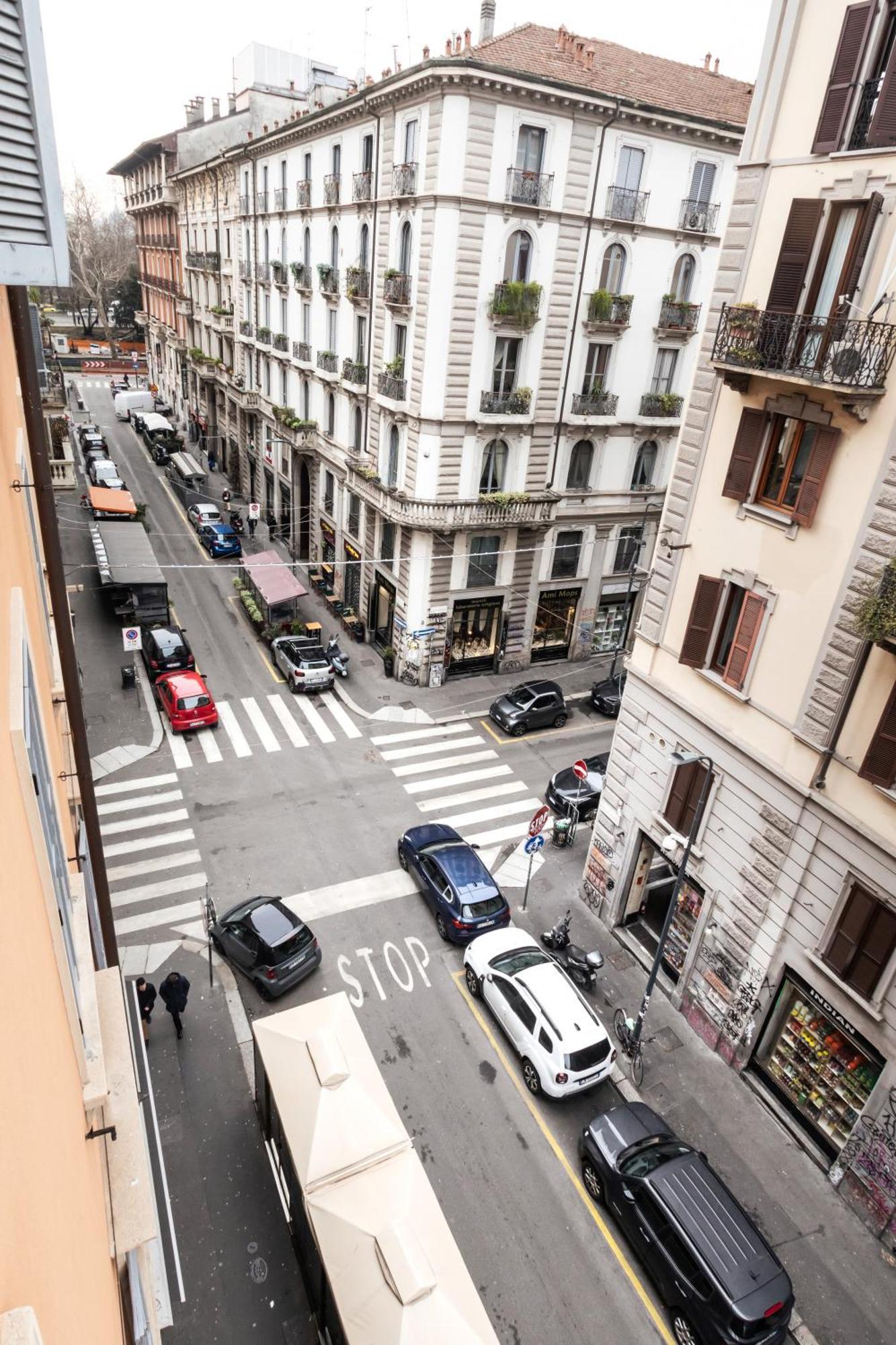 Cosy And Bright Flat In The Heart Of Porta Venezia Apartment