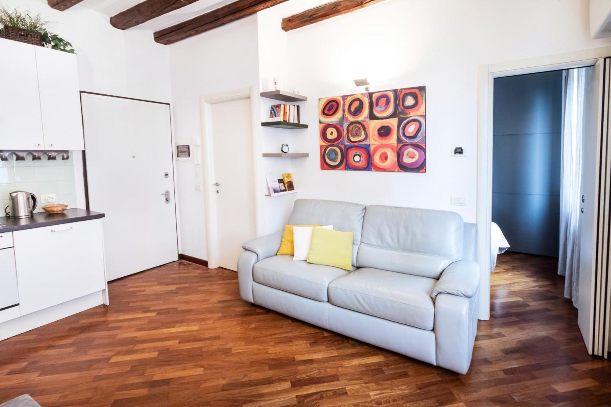 Cosy And Bright Flat In The Heart Of Porta Venezia Apartment *