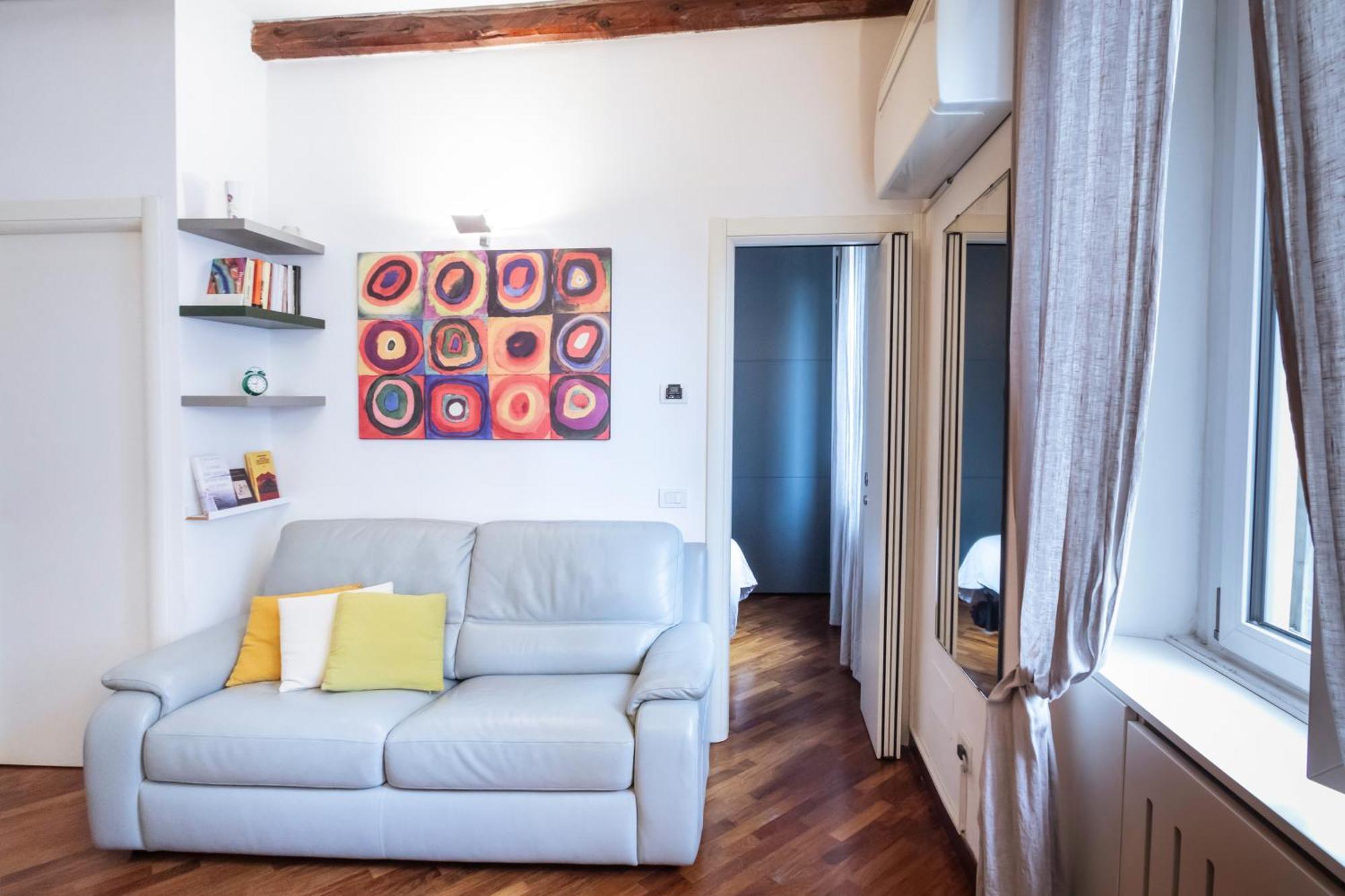 Cosy And Bright Flat In The Heart Of Porta Venezia Apartment